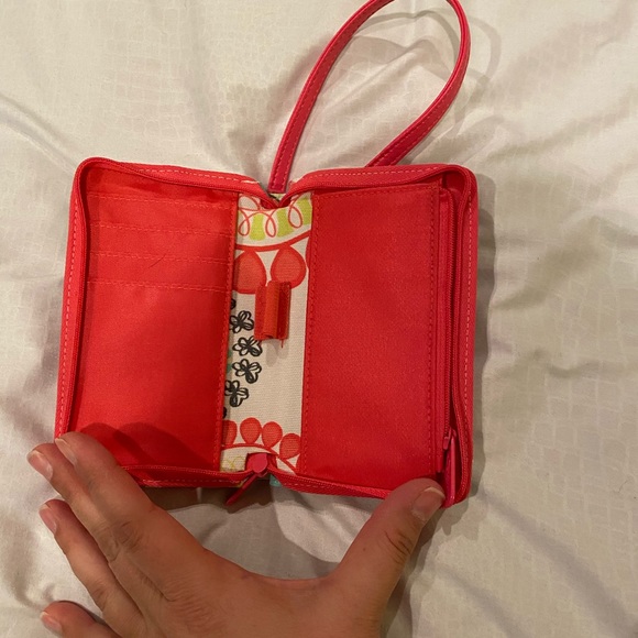 Clutch - Picture 2 of 3